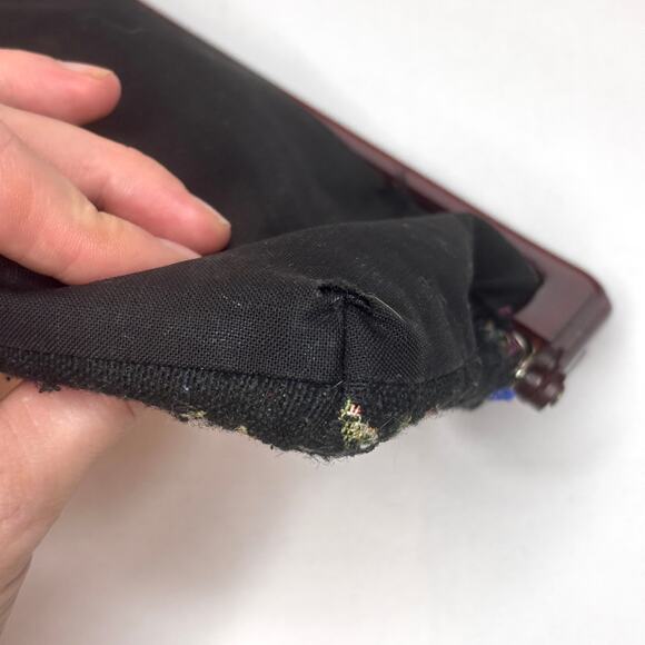 Vintage 1950s Tapestry Clutch Change Purse Kiss Lock Black Floral Lucite AS IS - Picture 3 of 16